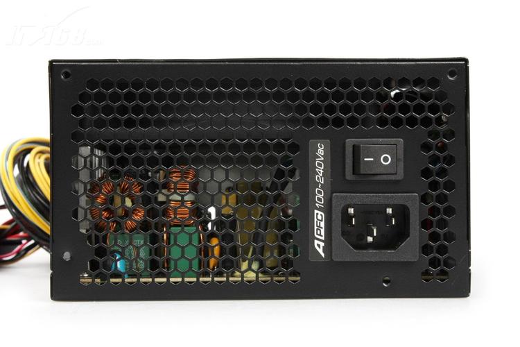 Cougar睿能 400W电源产品图鉴 5款热门型号外观盘点